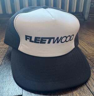 VINTAGE Fleetwood RV Motorhome Trucker Hat Snapback Mesh Cap Black White NWOT
